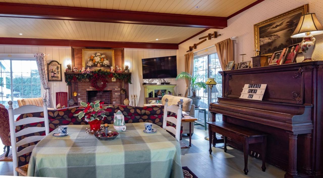 チリワック The Hazelhouse Bed & Breakfast エクステリア 写真